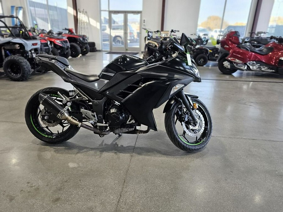 2017 Kawasaki Ninja® 300 ABS KRT Edition