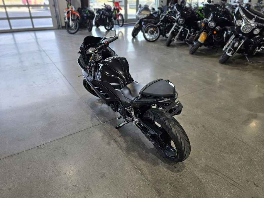 2017 Kawasaki Ninja® 300 ABS KRT Edition