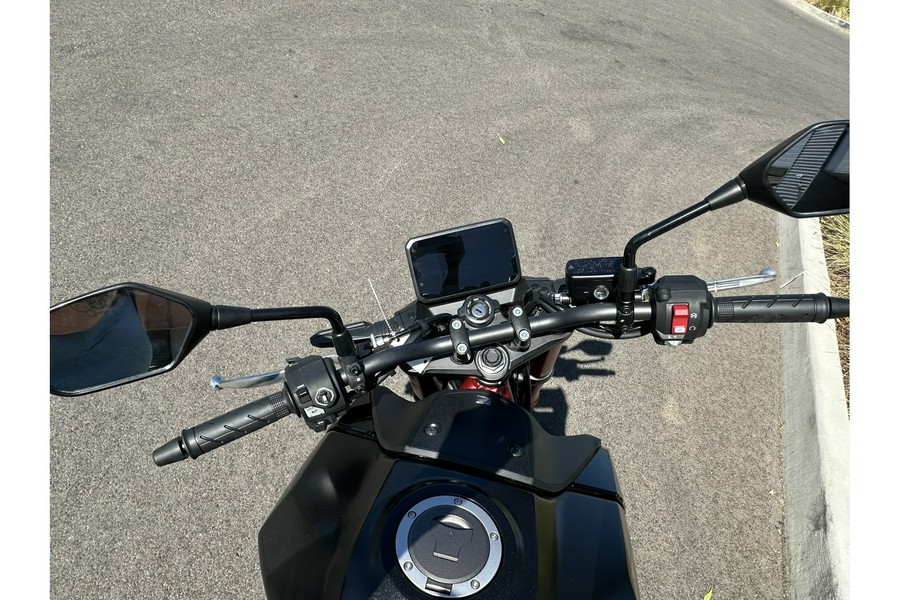 2026 CB750 Hornet E-Clutch - Honda