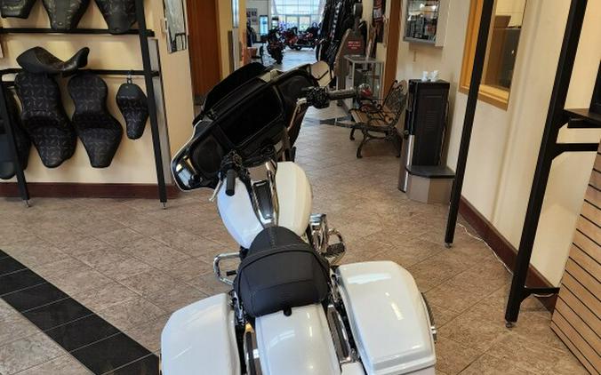 2024 Harley-Davidson Street Glide® White Onyx Pearl