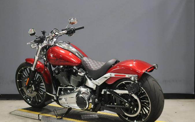 2025 Harley-Davidson Breakout Brilliant Red