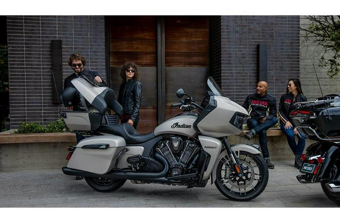 2023 Indian Motorcycle Indian Pursuit Dark Horse w/Premium Pkg - Color