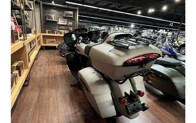 2023 Indian Motorcycle Indian Pursuit Dark Horse w/Premium Pkg - Color