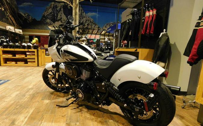 2024 Indian Motorcycle® Sport Chief Ghost White Metallic Smoke