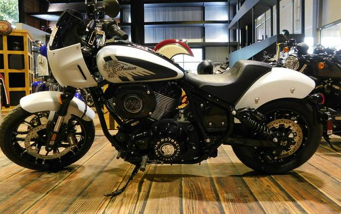 2024 Indian Motorcycle® Sport Chief Ghost White Metallic Smoke