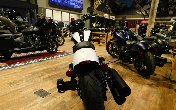 2024 Indian Motorcycle® Sport Chief Ghost White Metallic Smoke