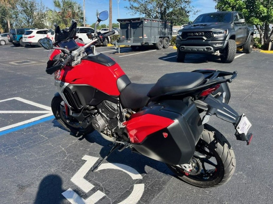 2022 Ducati Multistrada V4S Ducati Red / Alloy Wheels