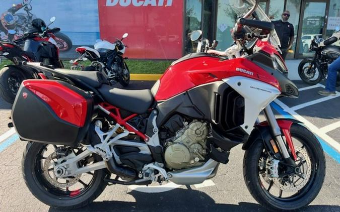 2022 Ducati Multistrada V4S Ducati Red / Alloy Wheels