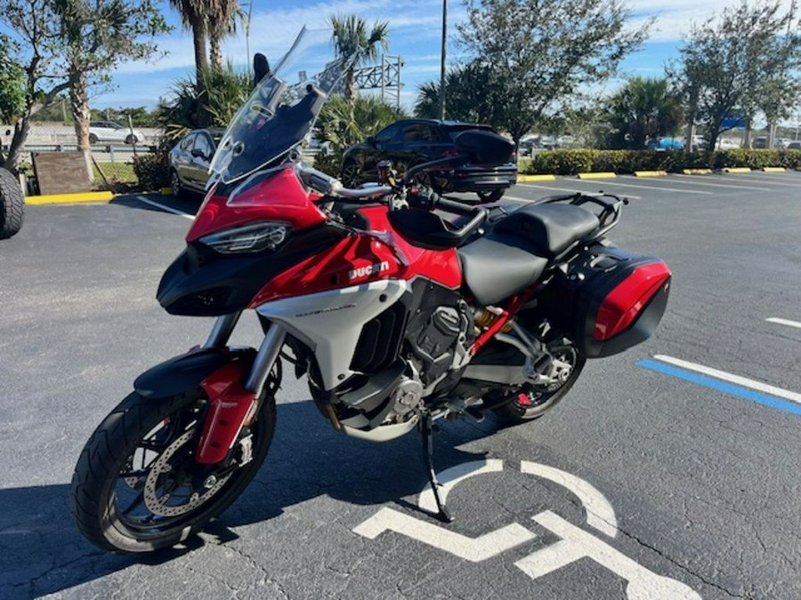 2022 Ducati Multistrada V4S Ducati Red / Alloy Wheels