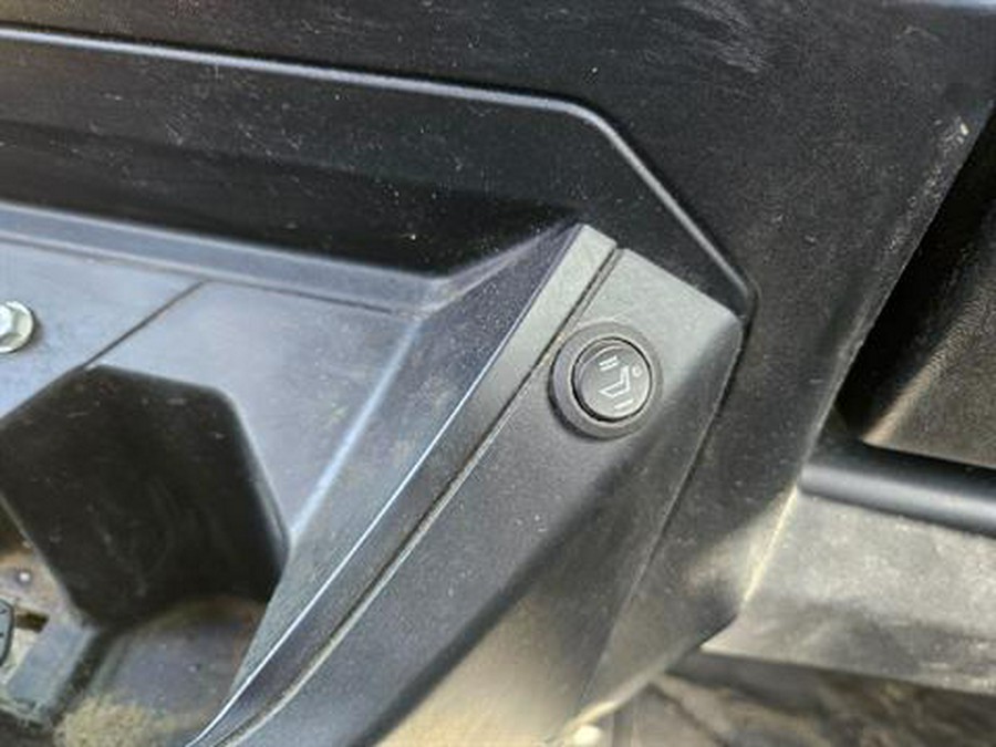 2021 Can-Am Defender Limited HD10