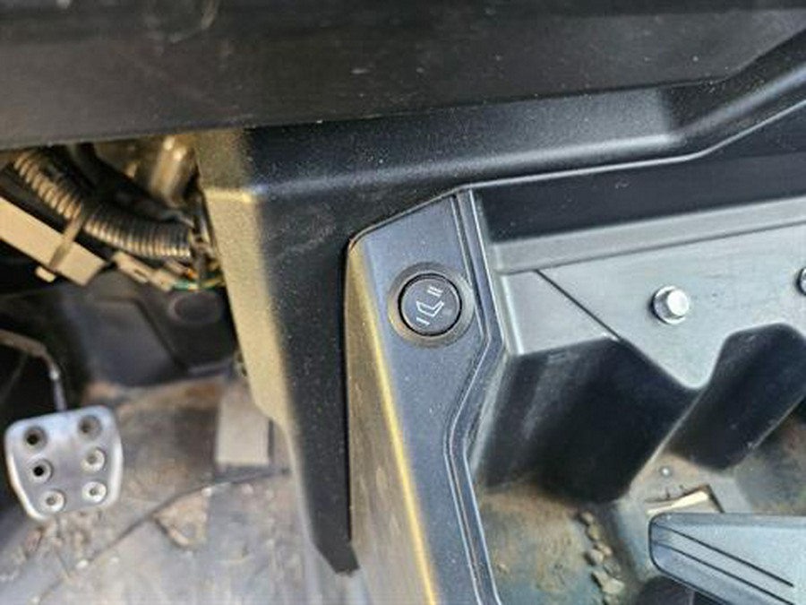 2021 Can-Am Defender Limited HD10