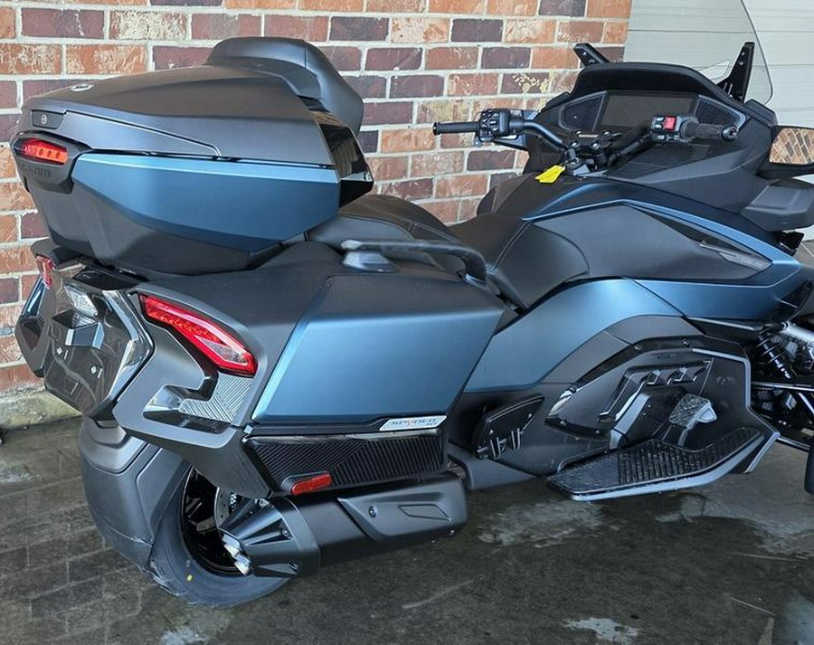 2026 Can-Am® Spyder RT Limited Dark