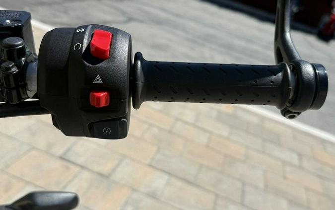 2024 Triumph Speed 400 Phantom Black / Storm Grey