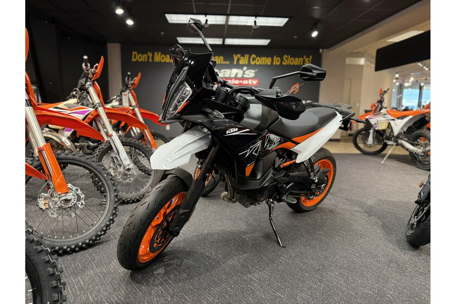 2024 KTM 890 SMT