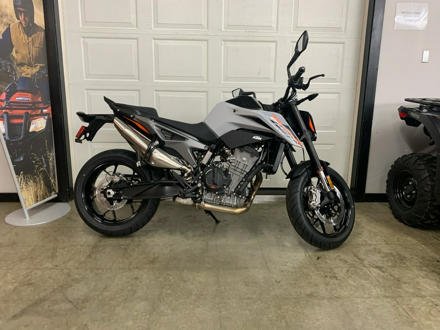 2024 KTM 790 Duke