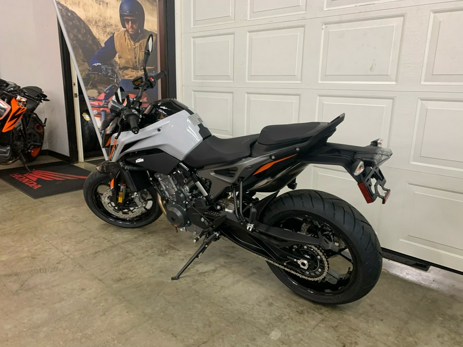 2024 KTM 790 Duke
