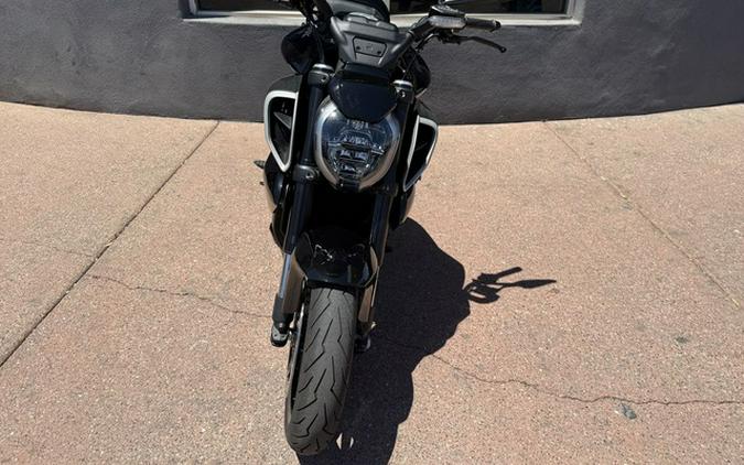 2024 Ducati Diavel V4 Black