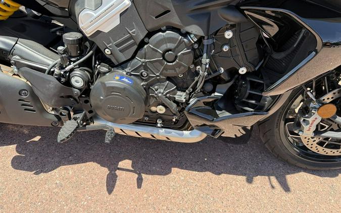 2024 Ducati Diavel V4 Black