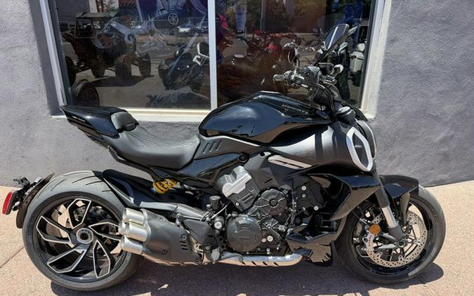 2024 Ducati Diavel V4 Black