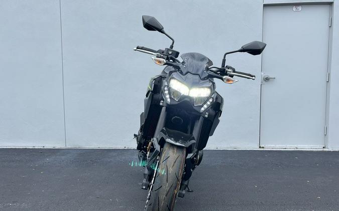 2024 Kawasaki Z900 ABS Metallic Spark Black/Metallic Matte Dark Gray