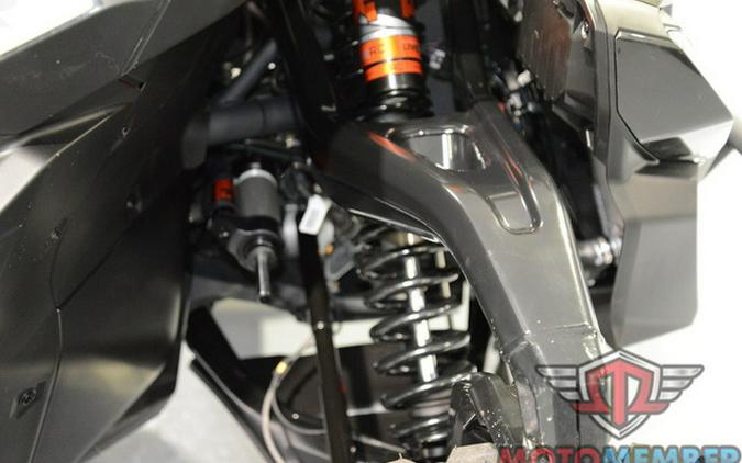 2026 Can-Am Maverick R MAX X Rc With Smart-Shox