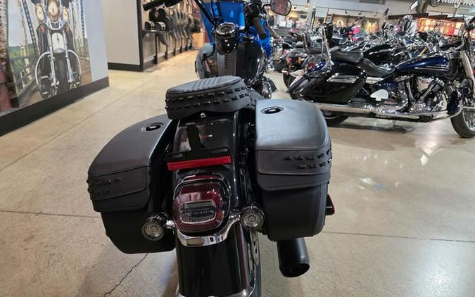 2026 Harley-Davidson Softail FLHC - Heritage Classic