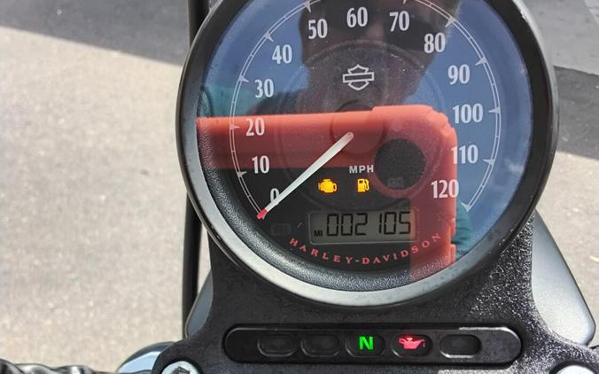 XL 883N 2022 Iron 883™