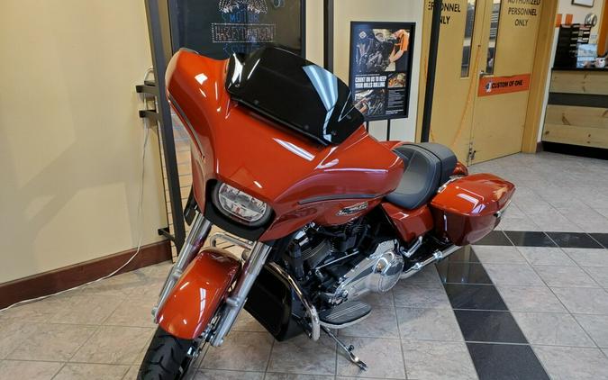 2024 Harley-Davidson Street Glide® Red Rock