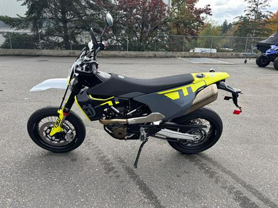 2024 Husqvarna 701 Supermoto