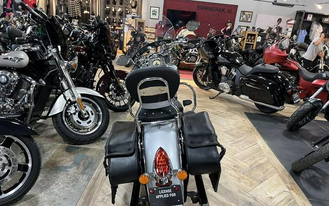 2018 Indian Motorcycle® Chief® Vintage ABS Star Silver over Thunder Black