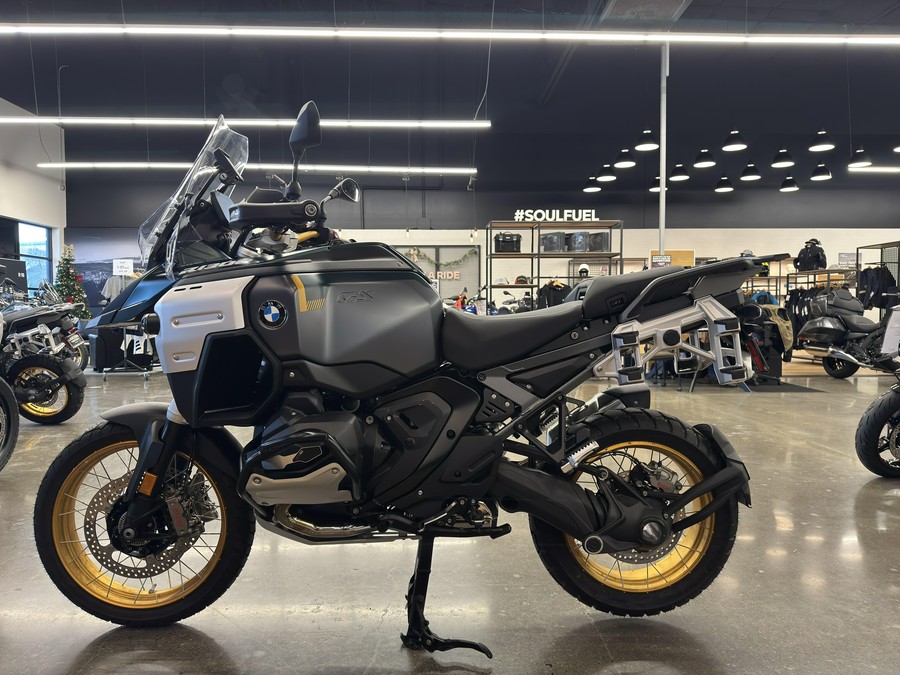 2025 BMW R 1300 GS Adventure - AURELIUS GREEN METALLIC MATTE