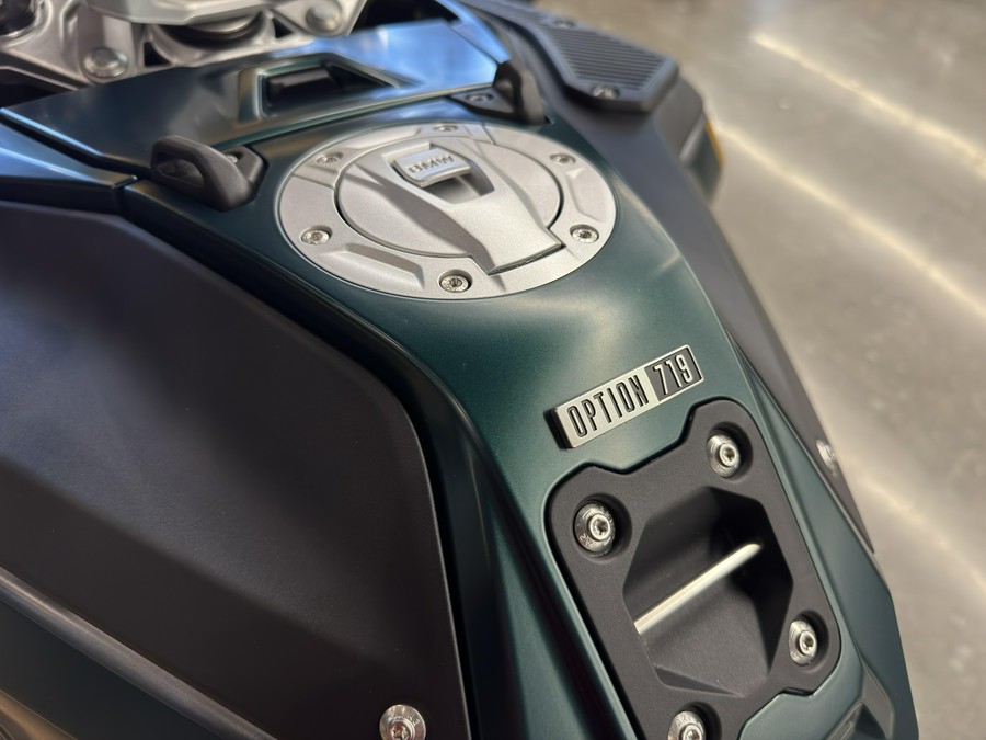 2025 BMW R 1300 GS Adventure - AURELIUS GREEN METALLIC MATTE