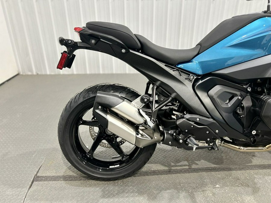 2026 BMW R 1300 R Snapper Rocks Blue 1300 R