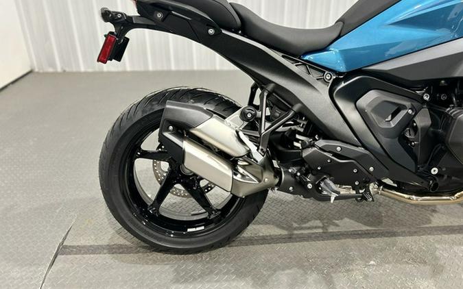 2026 BMW R 1300 R Snapper Rocks Blue 1300 R