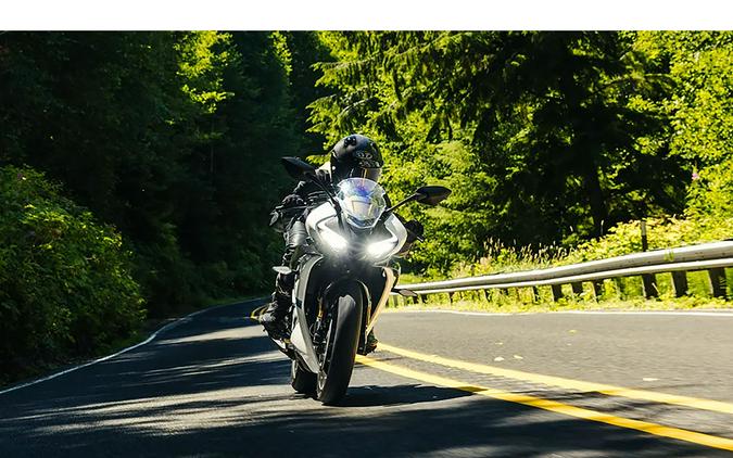 2025 CFMOTO 300SS