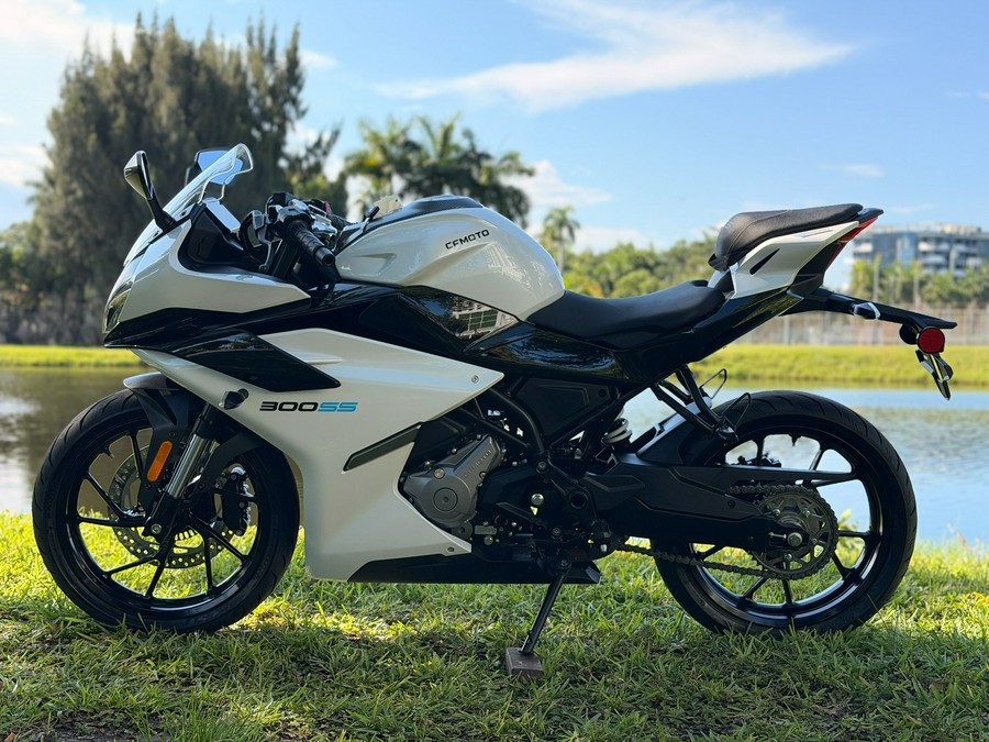 2025 CFMOTO 300SS