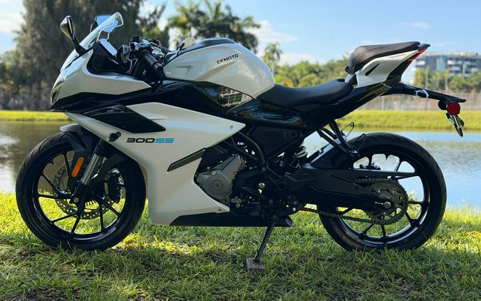 2025 CFMOTO 300SS