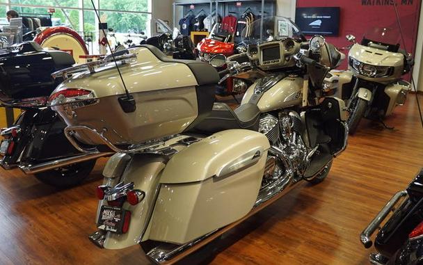 2025 Indian Motorcycle® Roadmaster® Limited Silver Quartz Metallic