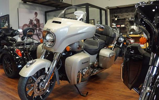 2025 Indian Motorcycle® Roadmaster® Limited Silver Quartz Metallic