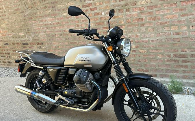 2016 Moto Guzzi V7 II Stone