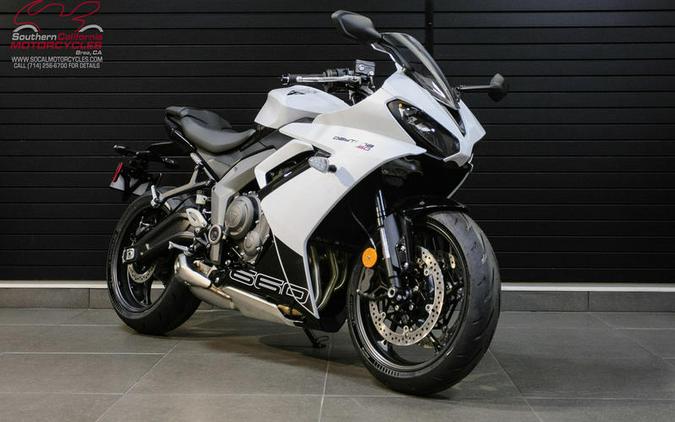 2025 Triumph Daytona 660 Snowdonia White/Sapphire Black