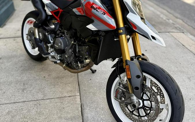 2027 Ducati HYPERMOTARD V2 SP