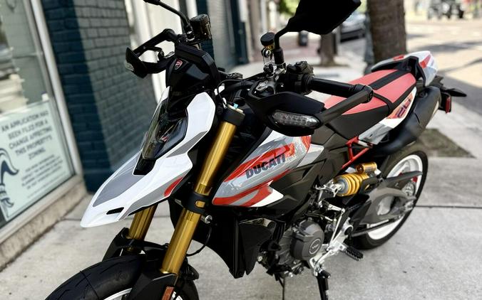 2027 Ducati HYPERMOTARD V2 SP