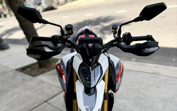 2027 Ducati HYPERMOTARD V2 SP
