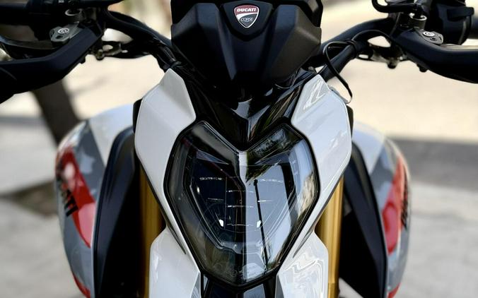 2027 Ducati HYPERMOTARD V2 SP