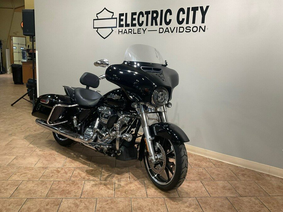 2022 Harley-Davidson Street Glide Vivid Black FLHX