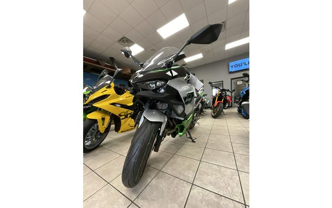 2024 Kawasaki Ninja® 7 Hybrid ABS