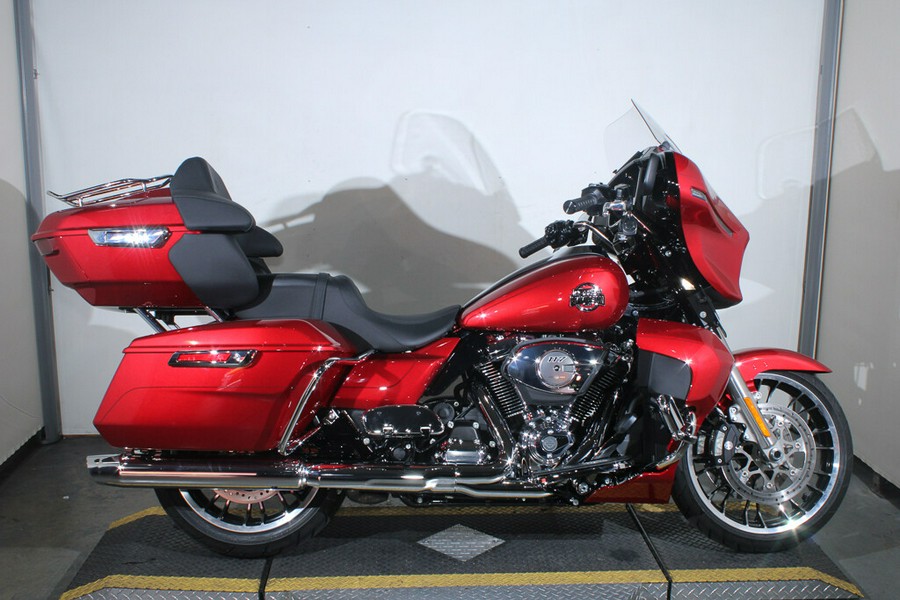 New 2026 Harley-Davidson Street Glide Limited Grand American Touring FLHXL Motorcycle For Sale In Miami, Florida