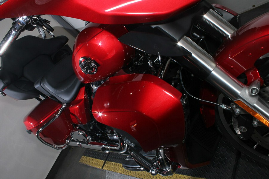 New 2026 Harley-Davidson Street Glide Limited Grand American Touring FLHXL Motorcycle For Sale In Miami, Florida