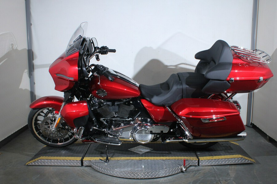 New 2026 Harley-Davidson Street Glide Limited Grand American Touring FLHXL Motorcycle For Sale In Miami, Florida